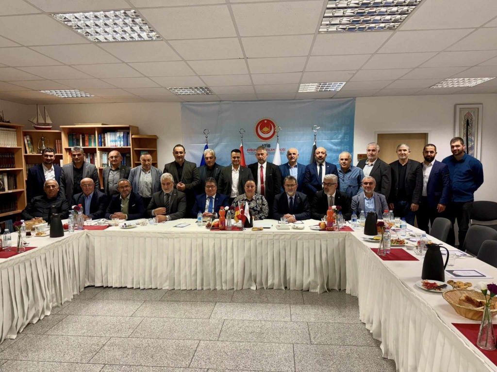 Gemeinschaft und Brüderlichkeit beim 3. GYK-Treffen der 27. Amtsperiode der ATIB (4)