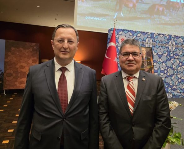 102 Jahre Republik ATIB folgt Einladung des Botschafters(2)