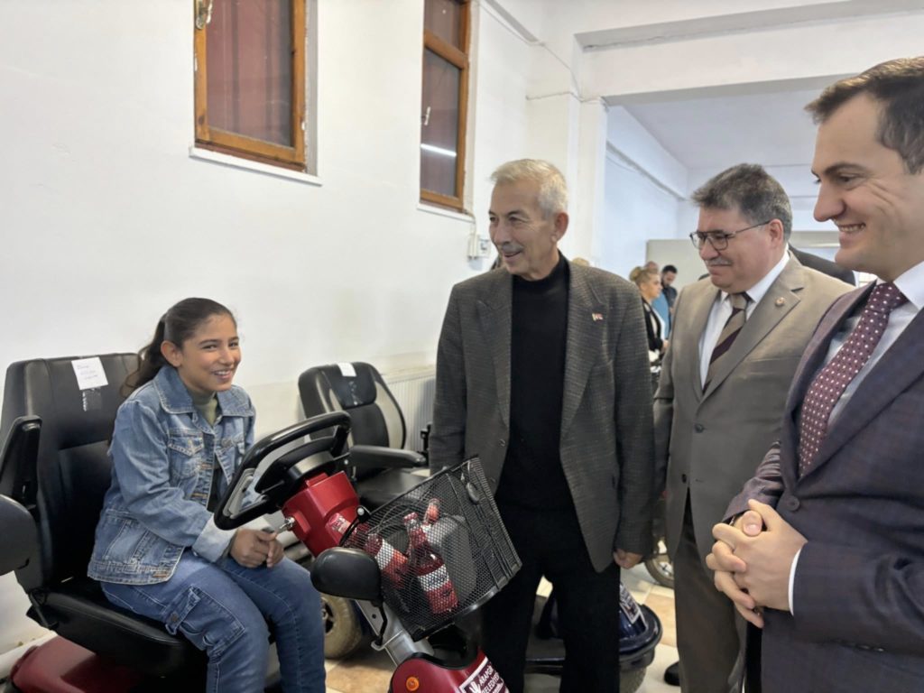 Mit Hilal in eine barrierefreie Zukunft (3)